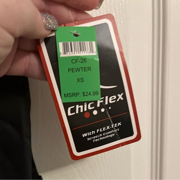 Chic Flex Gray Scrub Top - Picture 6 of 6